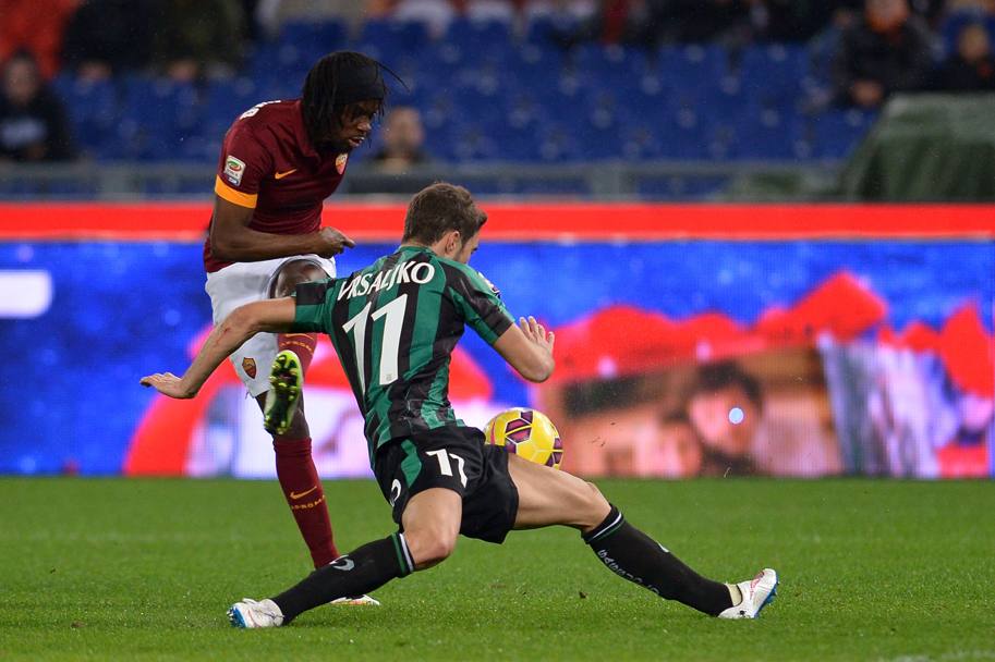 Al 32&#39; del secondo tempo il primo gol della Roma arriva su rigore: il tiro cross di Gervinho sbatte sulla coscia sinistra e poi sul braccio di Vrsaljko. Afp